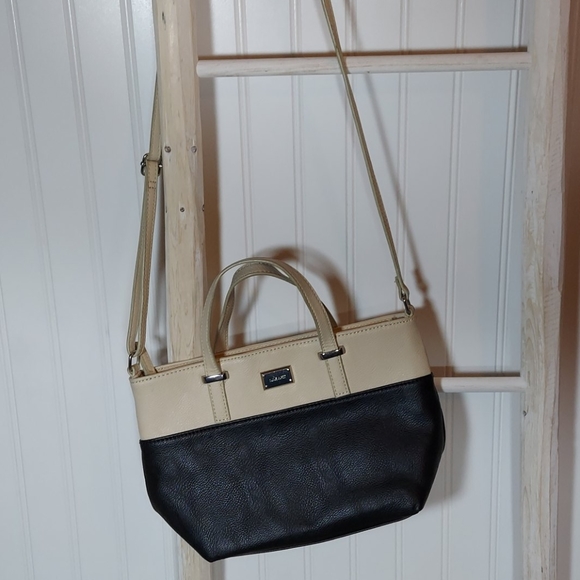 Nine West Handbags - Nine West beige/black crossbody